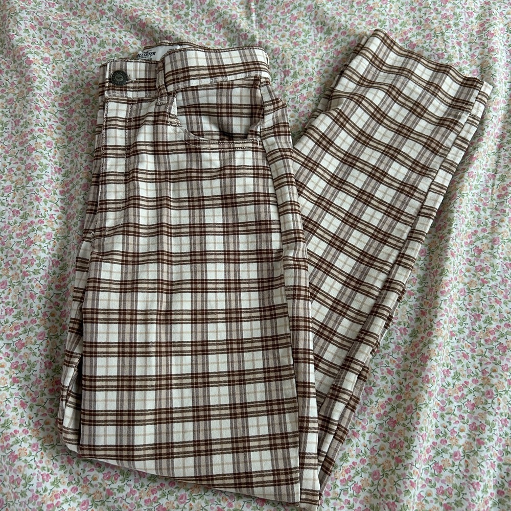 Hollister Brown and White Chino Pants with Classic Plaid Design - Women
